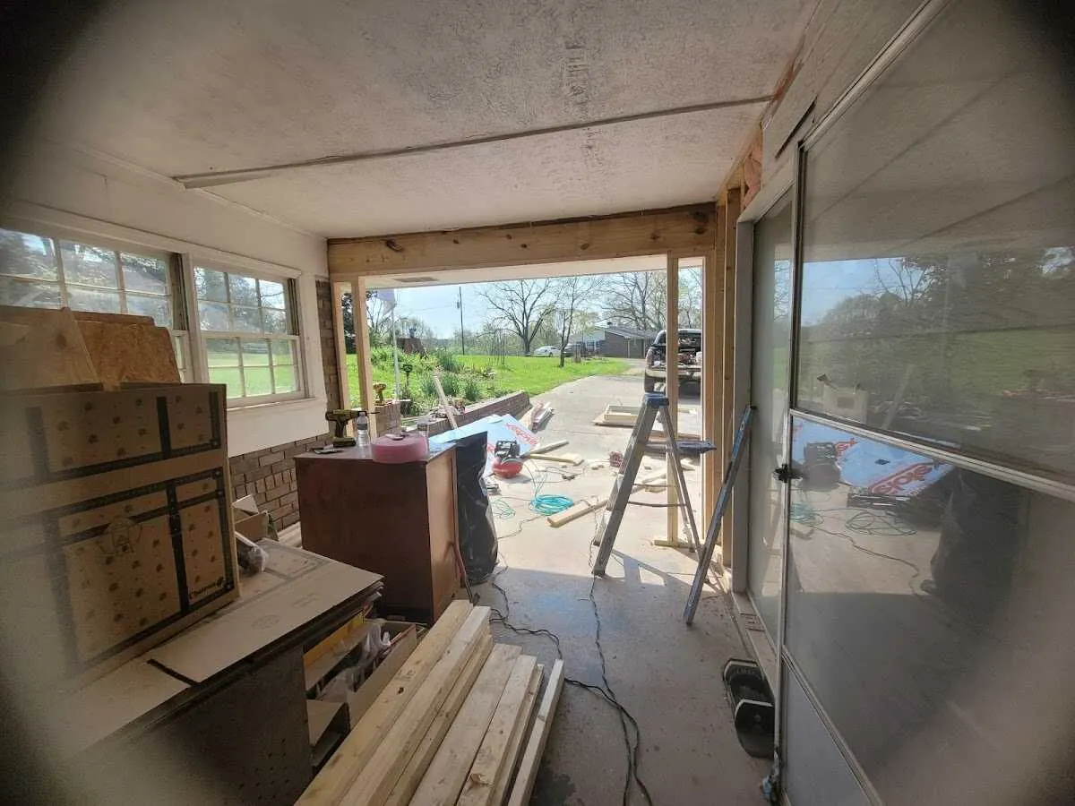 Air movers and dehumidifier for Water Mitigation Services in Columbiana